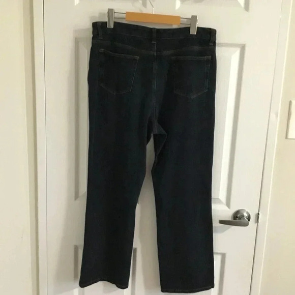 LL Bean Classic Fit Women's Size 16 Blue Denim Jeans Item 275491 - Picture 2 of 12